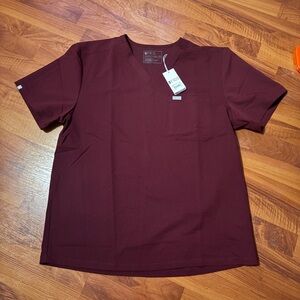 Figs Women's Burgundy Short Sleeve Tee